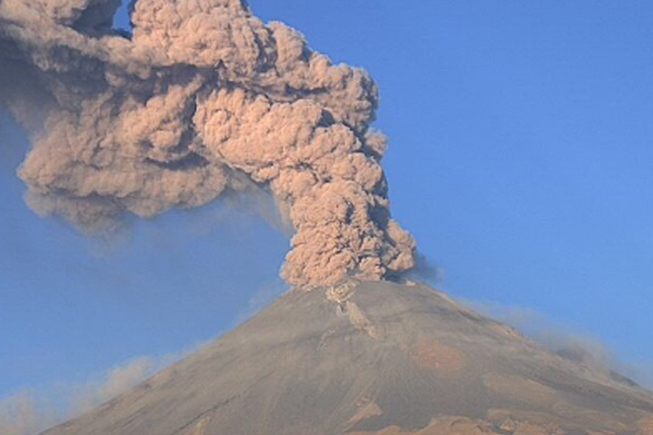 Se prevé caída de ceniza en algunas regiones de Puebla. FOTO: ESPECIAL