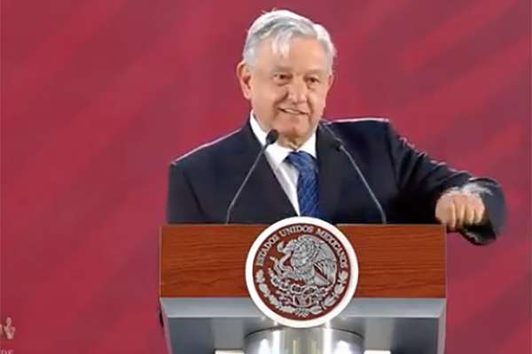 En Palacio Nacional, López Obrador comentó que no se busca que las obras importantes caigan en empresas que no tengan capacidad profesional.