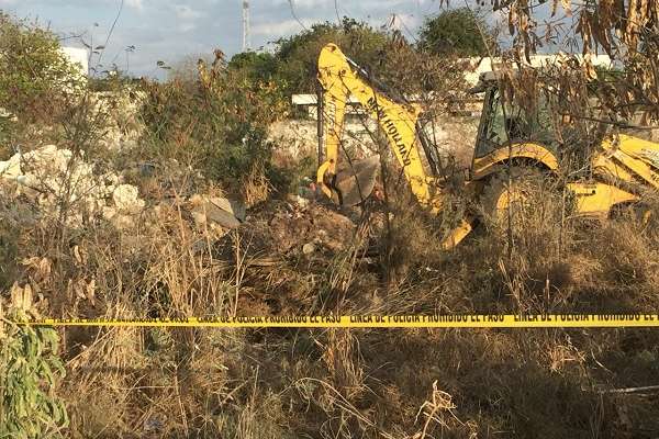 Las primeras investigaciones del caso han iniciado para saber de quién es la bodega y conocer si se trata de una toma clandestina reciente. Foto: Herbeth Escalante