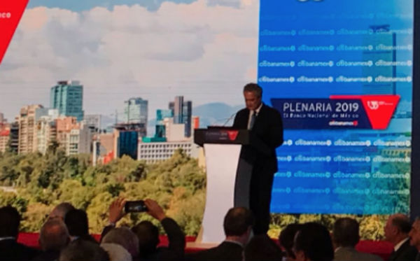 Ernesto Torres Cantú, director general de
Citibanamex, apoya la disminución del circulante. FOTO: ESPECIAL