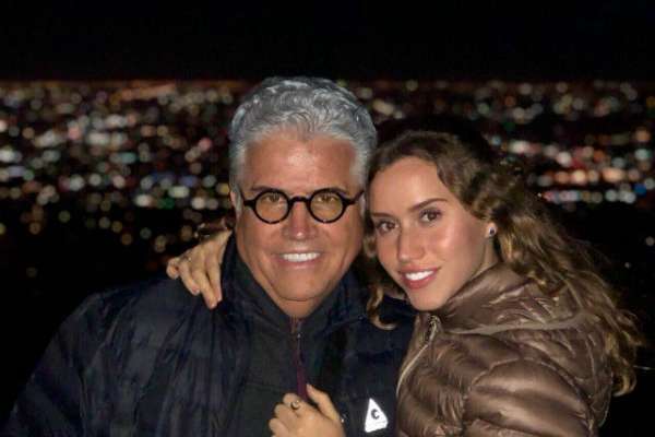 Cristina recibirá un homenaje por parte de Cristóbal Reyes y su hija Nazaret Reyes. Foto: Cortesía