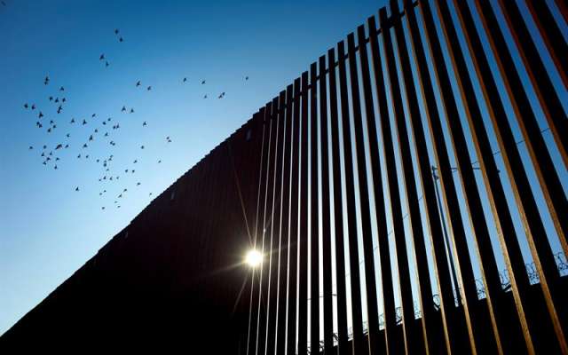 La frontera entre Estados Unidos y México es una de las más transitadas del mundo. Foto: EFE
