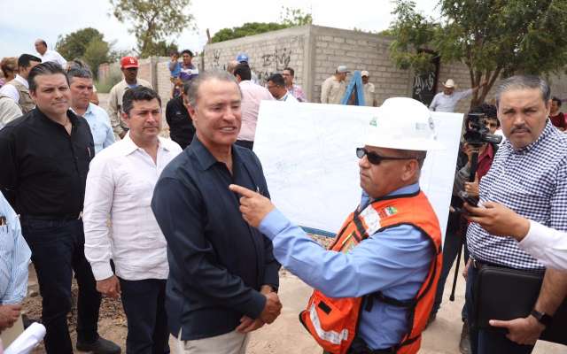 El gobernador Ordaz Coppel señaló que realizar estas obras es hacerle justicia social a los miles de habitantes, que enfrentan estos problemas de contaminación y salud pública