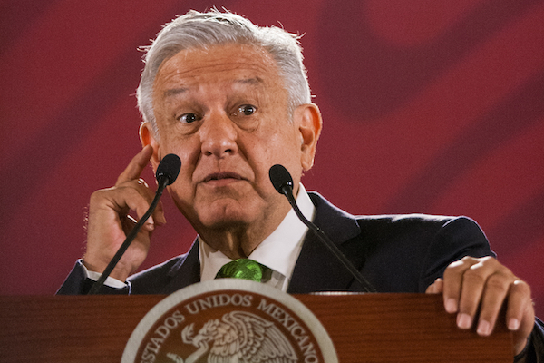 En redes se polarizaron las opiniones: algunos coinciden con el comunicador y otros salieron en defensa del presidente. Foto: Cuartoscuro