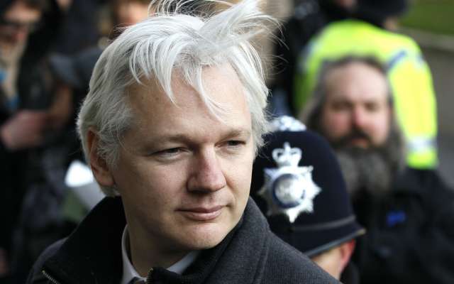 Julian Assange fue detenido este jueves; podría ser extraditado a Estados Unidos. Foto: AP