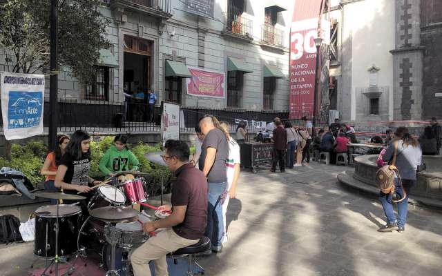 ACTIVIDAD. Programas artísticos y talleres móviles de grabado se ofrecerán semanalmente en la plaza. Foto: Cortesía