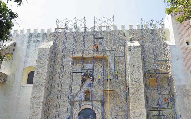 RESCATE. Tanto la torre-campanario como la cúpula han sido recuperadas. Foto: Cortesía