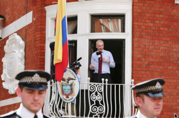 El portal de filtraciones dio a conocer que el objetivo del espionaje es lograr que el programador, periodista y activista australiano sea extraditado. FOTO: ESPECIAL