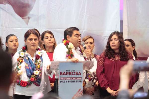 Mitín Barbosa y familia