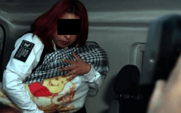 La menor fue trasladada por agentes de la SSC de Nezahualcóyotl. FOTO:ESPECIAL