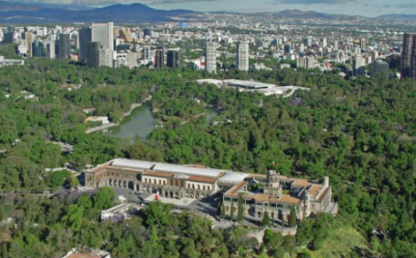Activistas, vecinos y autoridades de los distintos niveles de gobierno, incluido el federal, concretaron un Frente Único Defensa Bosque. FOTO: ESPECIAL