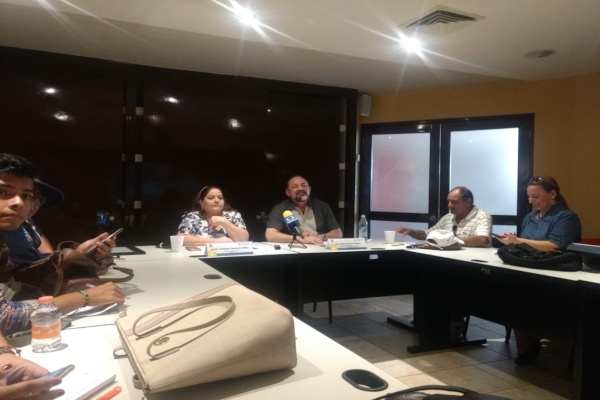 AMLO analiza la posibilidad de hacer declaratoria de emergencia ante el arribo atípico de sargazo. Foto: Especial