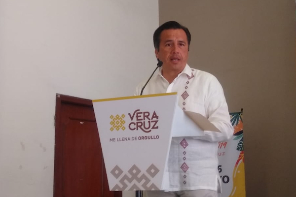El mandatario veracruzano presentó en la Ciudad de México el programa del