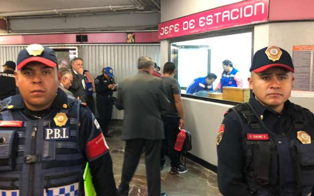 Ambos fueron trasladados a un hospital capitalino para descartar complicaciones. Foto: @GaboOrtega73