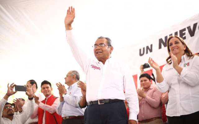 Alberto Jiménez Merino dijo que no caerá en el juego de las encuestas que pone a Morena como favorito. Foto: @jimenezmerinomx