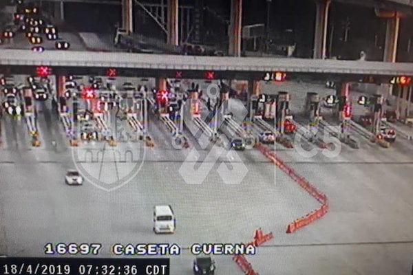 Cientos de automovilistas salen rumbo a Cuernavaca debido a las vacaciones de Semana Santa. Foto: C5