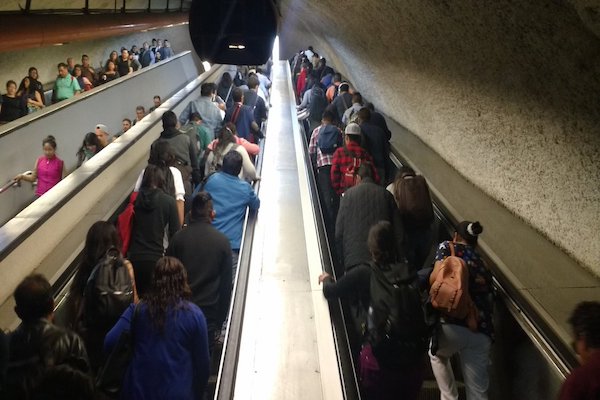 El Metro pide a los usuarios anticipar su salida. Foto: Twitter