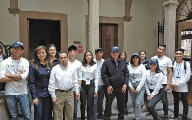 EQUIPO. Los embajadores turísticos apoyarán y orientarán a los visitantes de San Luis Potosí. Foto: Especial