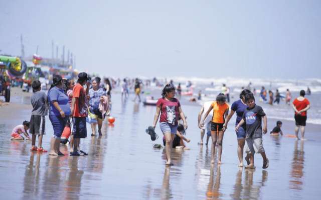 Los destinos de playa son los favoritos de los paseantes.FOTO: ESPECIAL