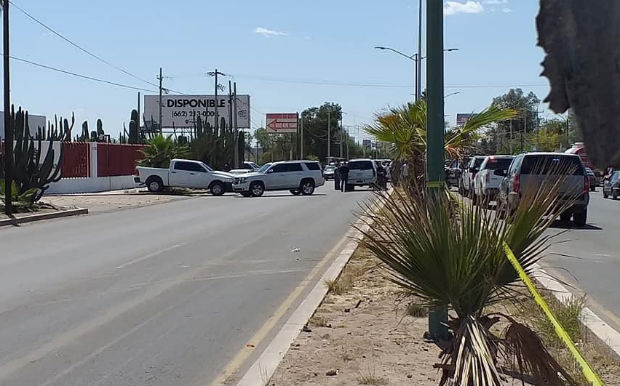 Los presuntos delincuentes fueron abatidos en el Bulevar García Morales, rumbo al aeropuerto de Hermosillo. FOTO: ESPECIAL