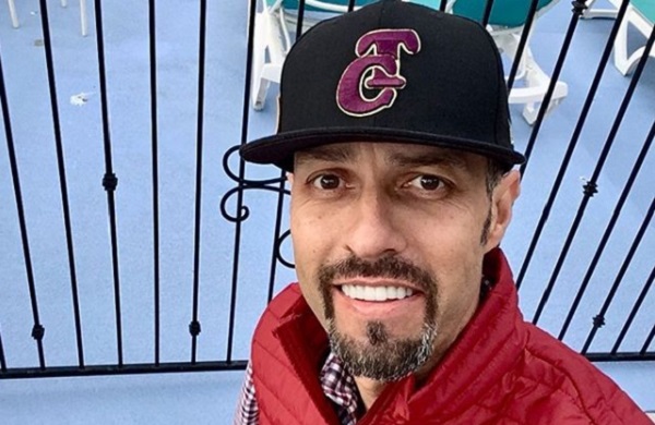 El ex jugador de béisbol de 47 años, envió un mensaje a sus seguidores y disfrutó del sol y la playa de San Diego, previo a entregarse a las autoridades. Foto: Especial