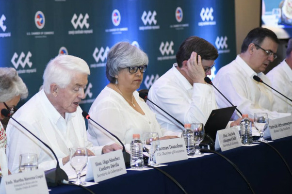 Graciela Márquez Colín, habló con Robert Lighthizer, representante comercial de Estados Unidos analizaron el reporte sobre el impacto que tendría en EU el nuevo acuerdo comercial