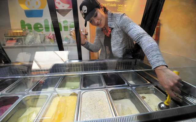 Las temporadas de calor y vacacional aportan las
mayores ventas para las empresas heladeras.FOTO: ESPECIAL