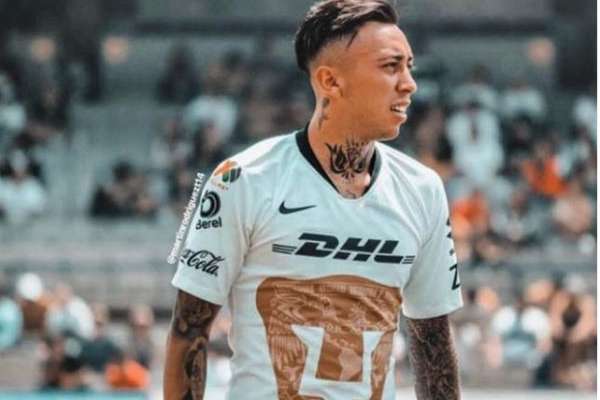 El jugador de Pumas lucía el tatuaje de su novia en el brazo derecho. FOTO: ESPECIAL