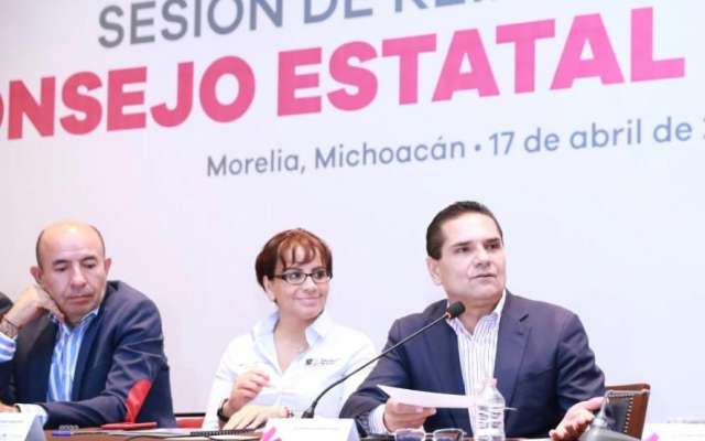 El mandatario michoacano explicó que, en este análisis, deben confluir un grupo de expertos, con la finalidad de tener claridad sobre el convenio y tomar la mejor decisión y avanzar en la regularización del aspecto laboral