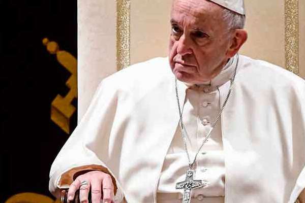 Papa Francisco pide ejercer la profesion con un efecto cristiano