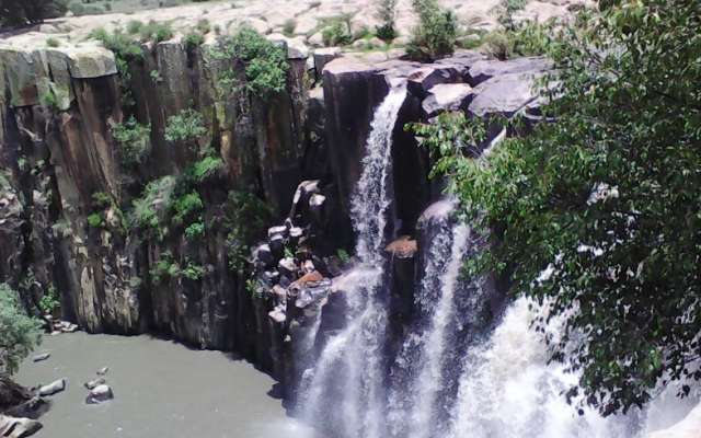 Este Pueblo, también ofrece actividades de deporte de aventura como campismo, rapel y senderismo, entre los souvenir no olvides llevarte su queso ranchero