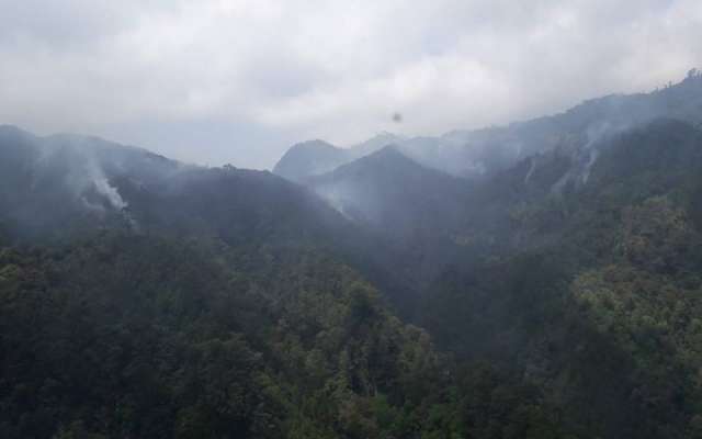 La Conanp dijo el find e semana que habían controlado 50 del incendio; no hay nuevo reporte oficial. Foto: Especial