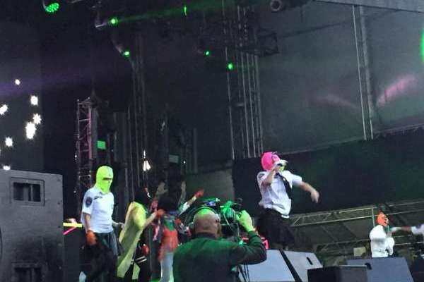 El grupo ruso regresó aplaudiendo el emotivo mensaje diciendo “todo esto es mucho poder”.FOTO: ESPECIAL