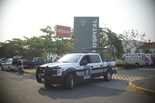El gobierno del estado informó que elementos de la Policía Federal (PF) y la Secretaría de Seguridad Pública (SSP) auxiliaron a 75 migrantes de nacionalidades hondureña y salvadoreña, quienes sufrieron un percance carretero durante la madrugada. Foto: Cuartoscuro