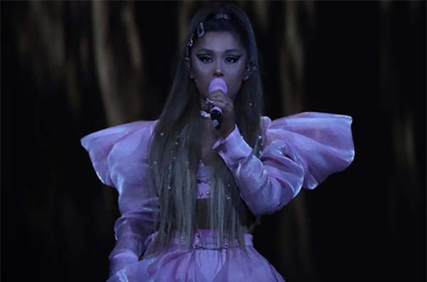 Ariana Grande, con un concierto estelar en el que tuvo de invitados a NSYNC, Nicki Minaj y Diddy, cerró hoy por todo lo alto Coachella.
FOTO: INSTAGRAM