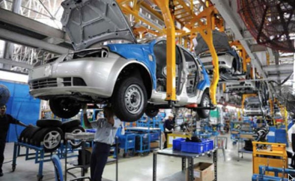 En febrero, la colocación
de crédito para un auto cayó 5 por ciento.FOTO: ESPECIAL