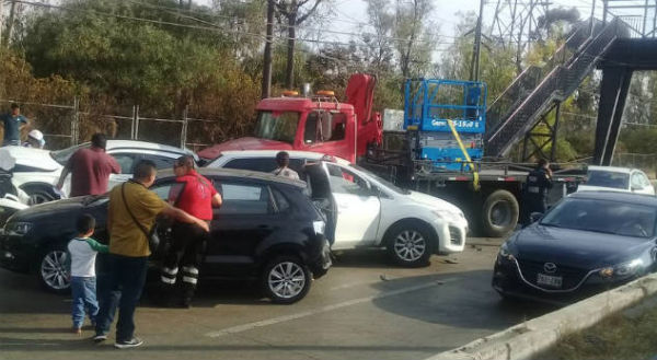 El conductor del camión fue detenido y será puesto a disposición del Ministerio Público. Foto: Especial