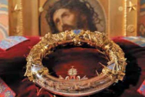 TESORO. Se cree que la corona de espinas fue usada por Jesús durante su crucifixión. Foto: Reuters
