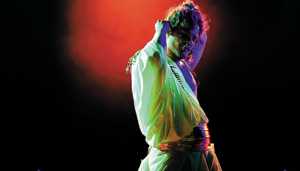 Entre sus ideas de hacer un show distinto, está la de intervenir el teatro con olor a galleta horneada. Foto: Especial