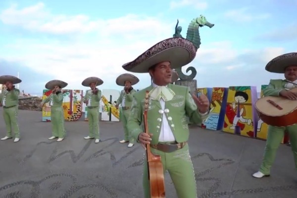 Para el siglo XX, el Mariachi de Cirilo Marmolejo introdujo el traje de charro como uniforme. Foto: Sectur