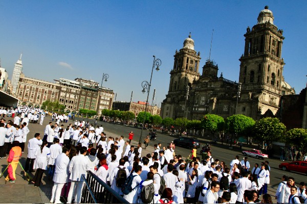 médicos