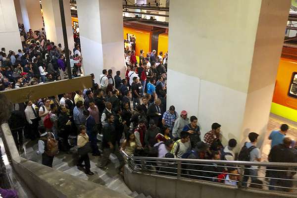 De las 90 escalares eléctricas en supervisión y mantenimiento, solo tres están detenidas para ser sustituidas.
FOTO: NOTIMEX