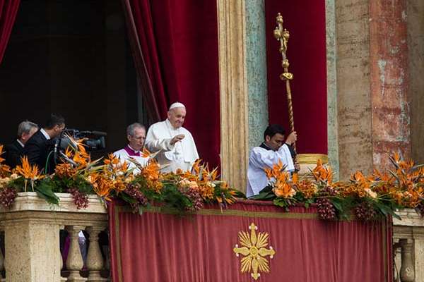 Que, ante los numerosos sufrimientos de nuestro tiempo, el Señor de la vida no nos encuentre fríos e indiferentes. Que haga de nosotros constructores de puentes, no de muros”., dijo el Papa. FOTO: PABLO ESPARZA