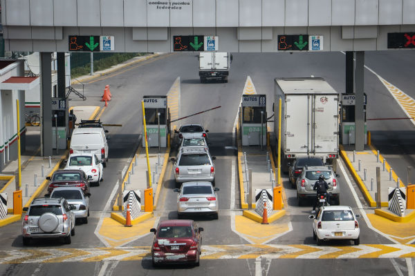 En la México-Cuernavaca, ingresan 42 vehículos, salen 12 por minuto.
Foto: Cuartoscuro