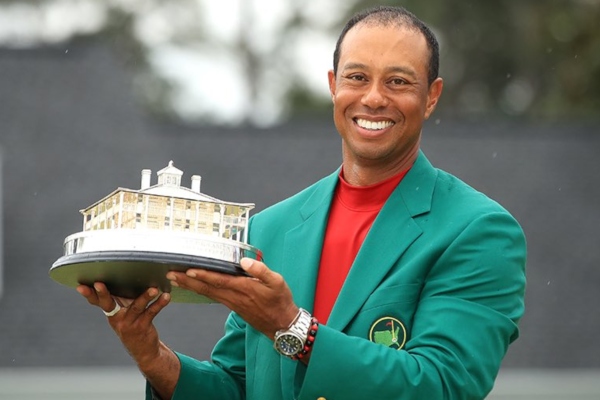 Por su victoria, Woods ganó un premio de 2 millones 70 mil dólares. Foto: Tiger Woods