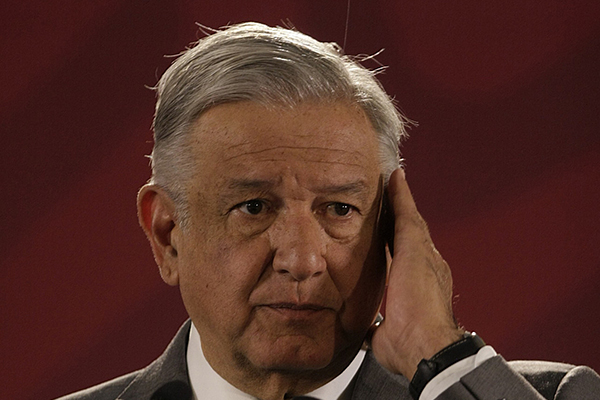 En su conferencia de prensa desde Palacio Nacional, López Obrador mandó un mensaje a Trump en donde aseguró que su gobierno quiere mantener una relación de respeto y amistad.
FOTO: NOTIMEX