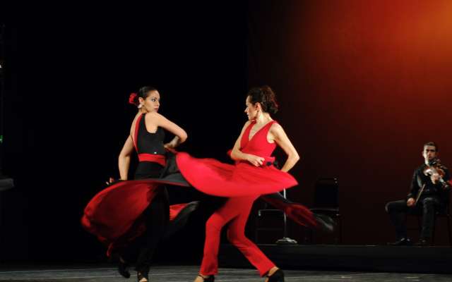 l FESTEJO. Se presentan hoy, a las 20:00 horas, en el Teatro de la Ciudad. Foto: Cortesía
