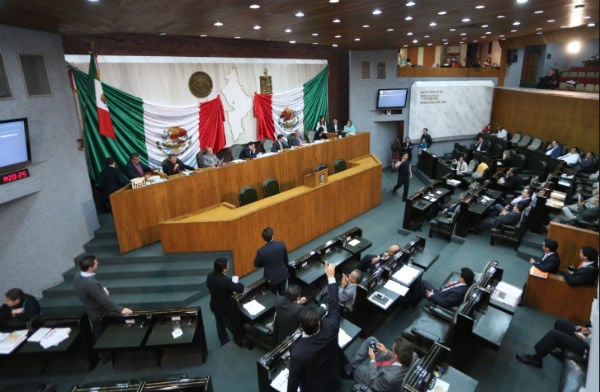 La minuta fue aprobada por 24 votos a favor y 15 en contra, durante la sesión ordinaria de hoy. FOTO: ESPECIAL