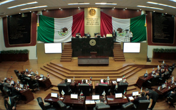 El dictamen con los cambios propuestos por el presidente Andrés Manuel López Obrador necesita el aval de 17 congresos. FOTO: ESPECIAL