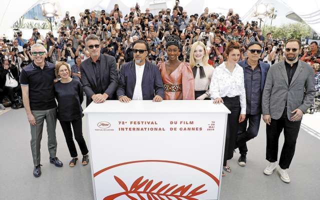 Los miembros del jurado posaron
en la tradicional foto de comienzo del Festival.FOTO:ESPECIAL
